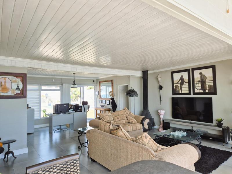 7 Bedroom Property for Sale in De Kelders Western Cape